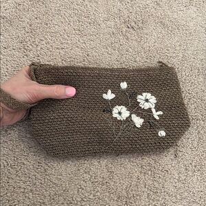 Wristlet vintage look mesh taupe colored with beautifully crafted floral design
